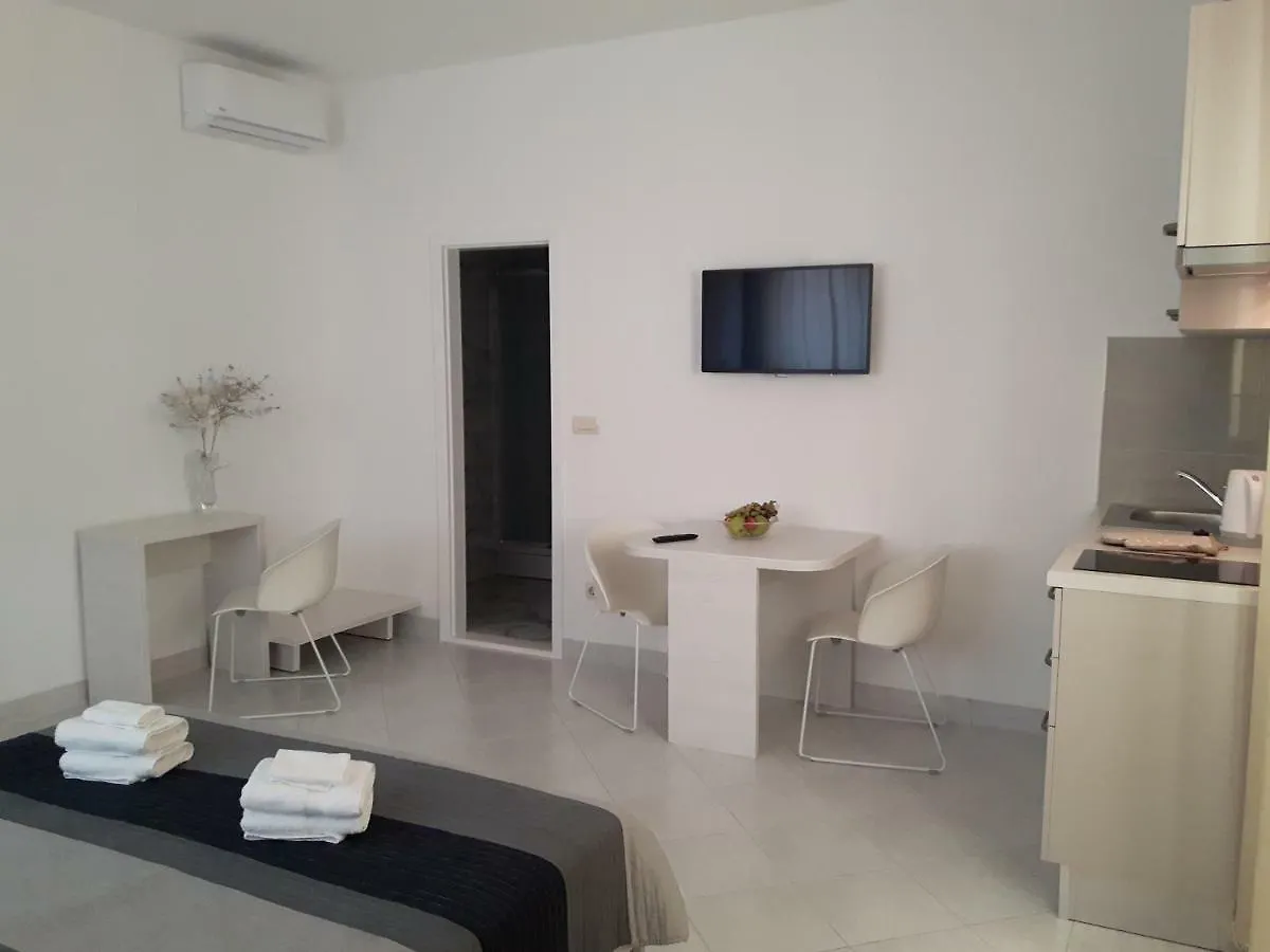 Apartments Nika Trogir 0*,  Chorvatsko